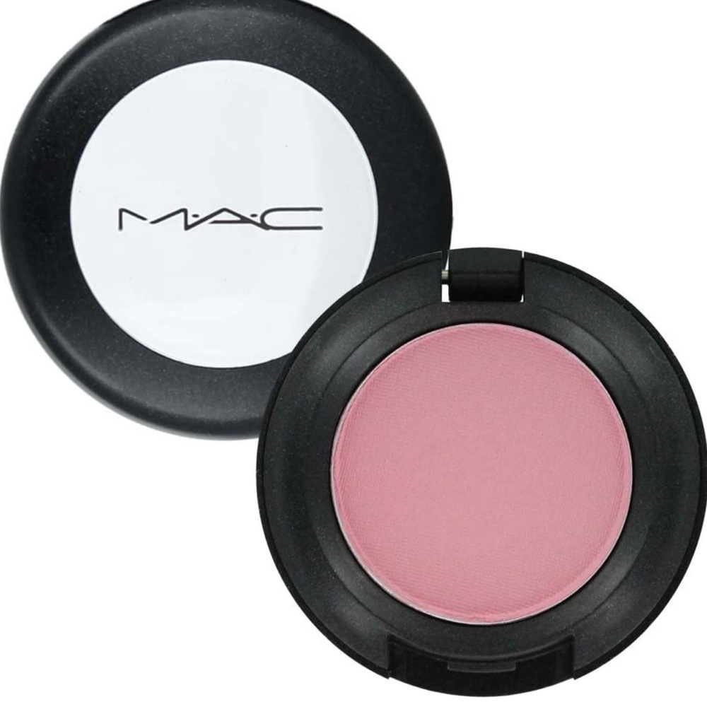 🔥🥰HOST PICK 🔥🥰MAC EYESHADOW FLOCK AND ROLL BRAND NEW IN BOX
